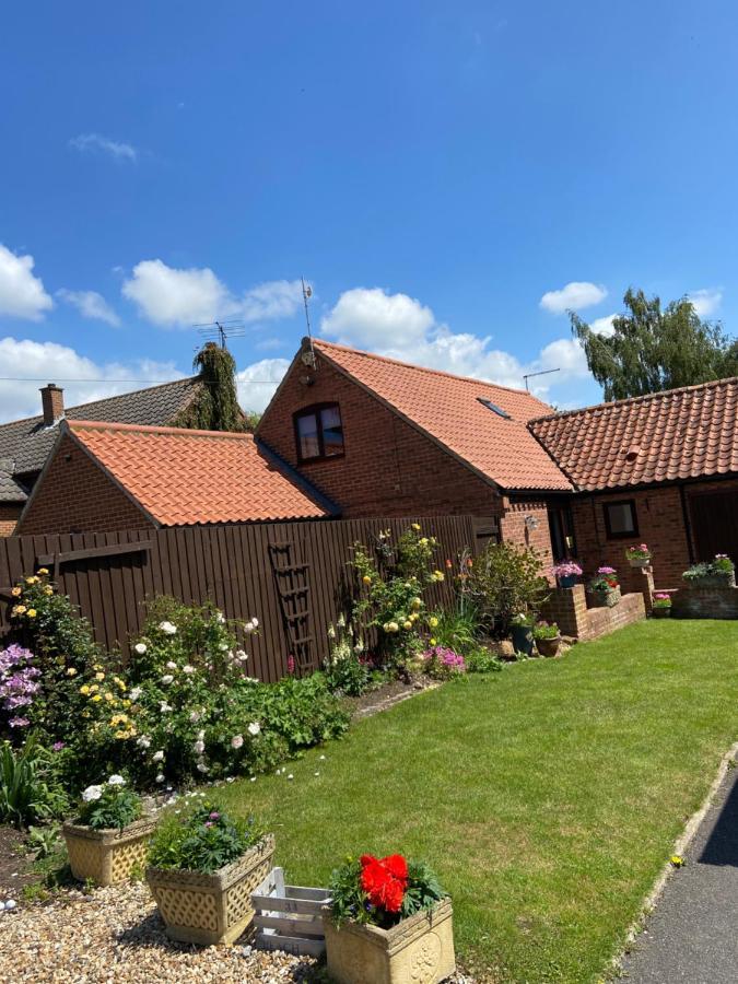 Willow Tree Cottages Newark upon Trent Extérieur photo